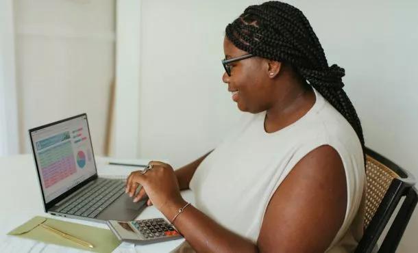 Blank : le compte professionnel en ligne pour devenir auto-entrepreneur étudiant Blank : le compte professionnel en ligne pour devenir auto-entrepreneur étudiant